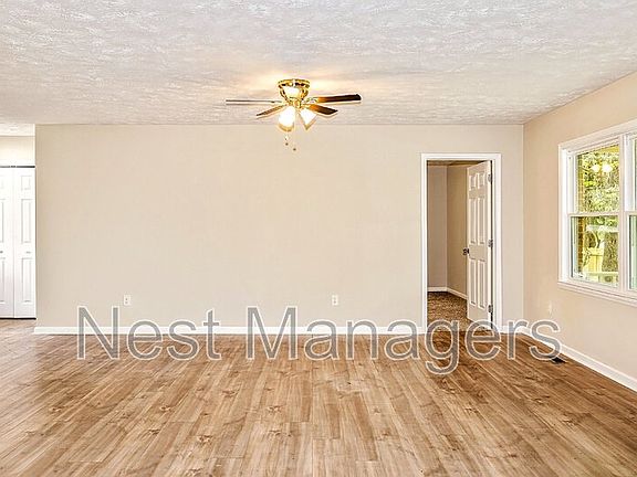 4th image of 1604 Crescent Dr