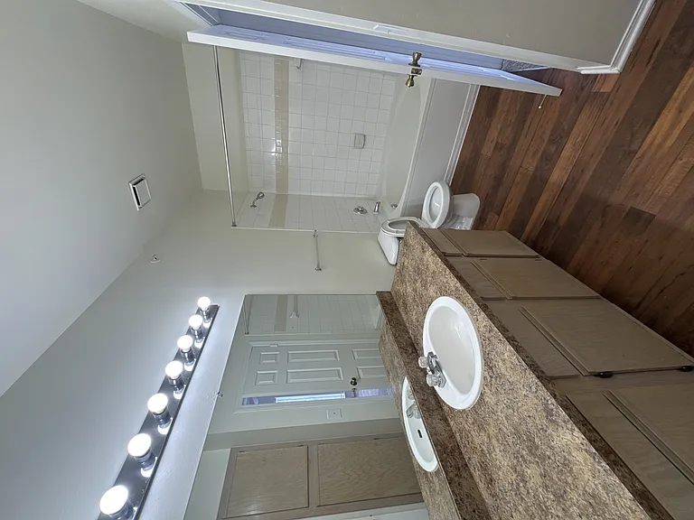 Wesley St. James Apartments at Sandy Springs — Photo 95
