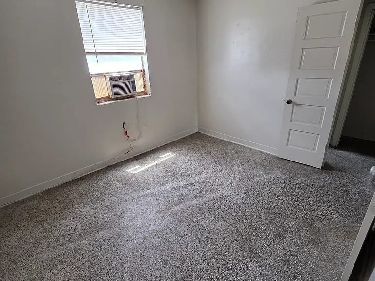 537 18th St #102 — Photo 2