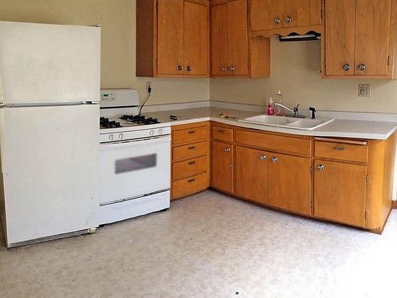 2nd image of 1689 N Humboldt Ave