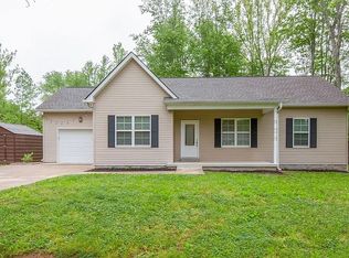 101 Aaron Dr, Burns, TN 37029