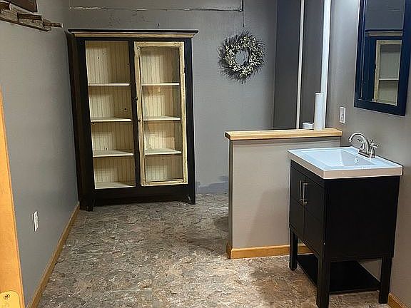 Downstairs half bath 