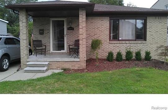 1st image of 5670 N Vernon St