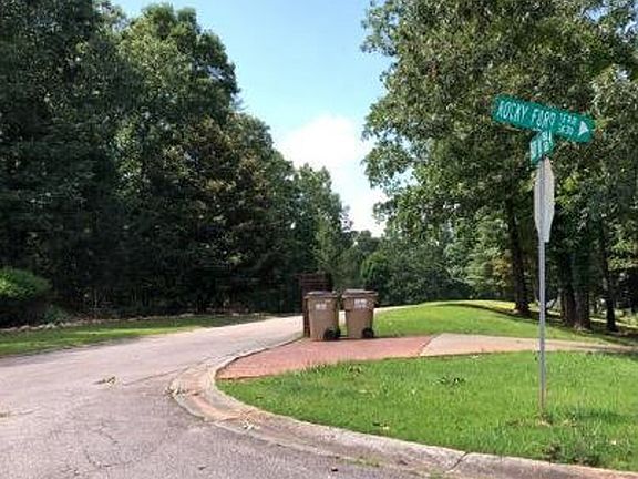 Exterior Neighborhood (street photo)