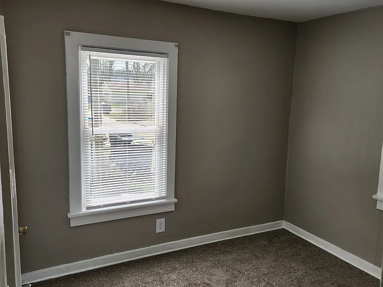 702 Wayne St — Photo 8