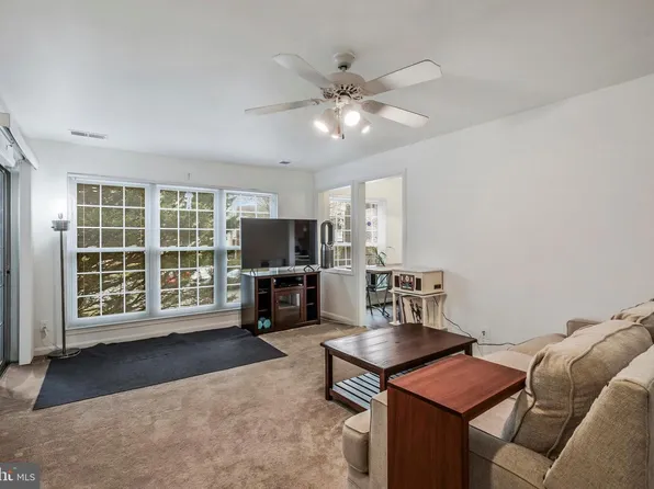 9259 Cardinal Forest Ln Unit 201, Lorton, VA 22079