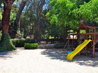 2228 Holly Dr, Los Angeles, CA 90068
