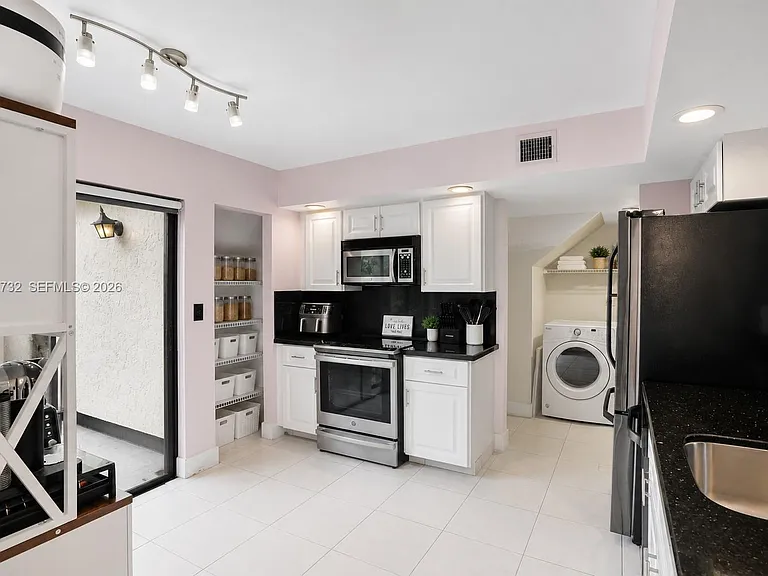 7758 La Mirada Dr #7758 — Photo 2