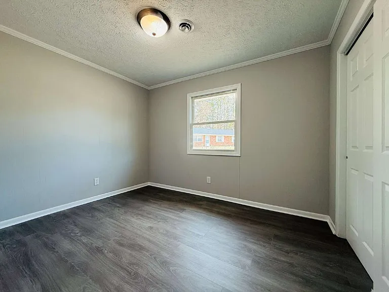 4736 Rosehill Rd — Photo 12