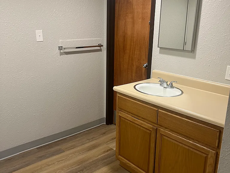 1331 Mustang Ave — Photo 6