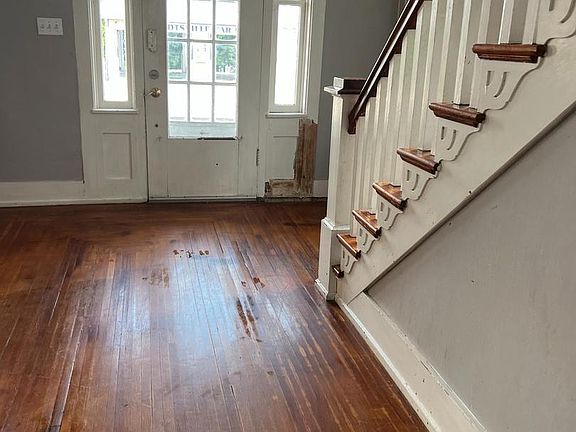 2nd image of 16 W Main St