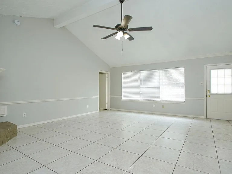 18531 Lippizaner Dr — Photo 6