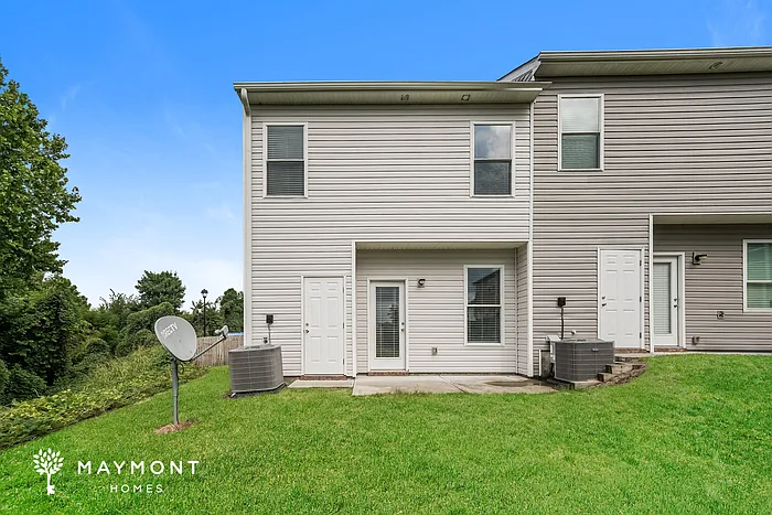 2027 River Park Cir — Photo 14