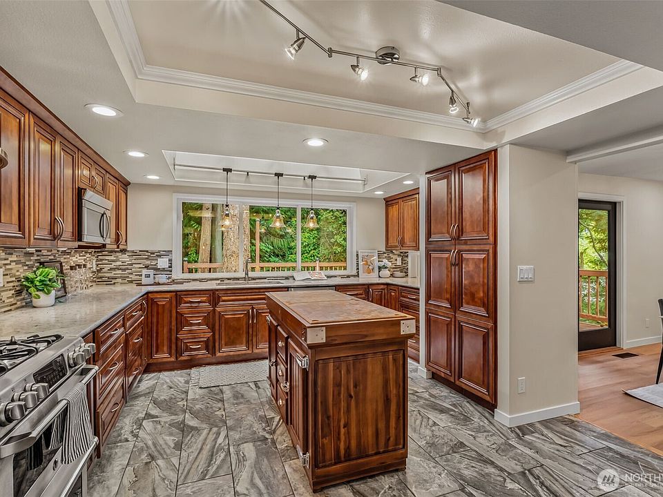 1st image of 10554 NE 150th Court