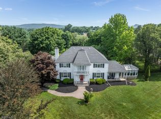 2 Saddlebrook Dr, Washington, NJ 07882