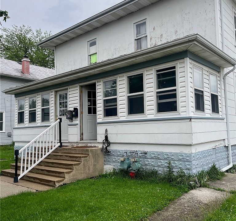 1st image of 411 S Myrtle Ave