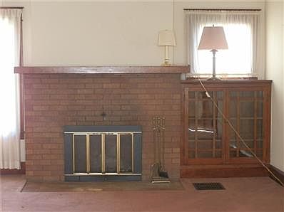 4th image of 412 S Washington St