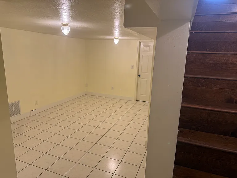 705 N American Beauty Dr — Photo 8