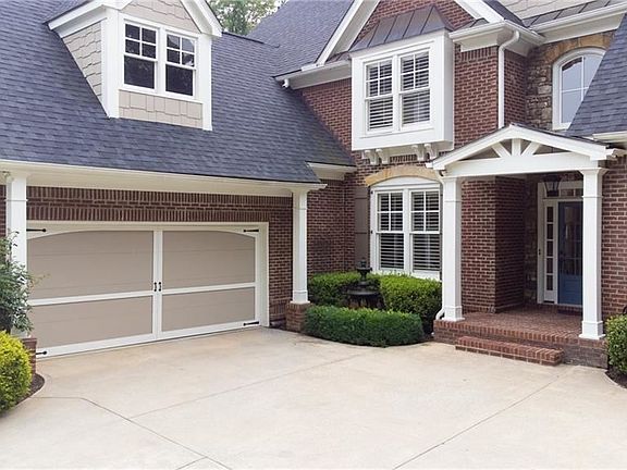 2nd image of 8035 Wakehurst Pl