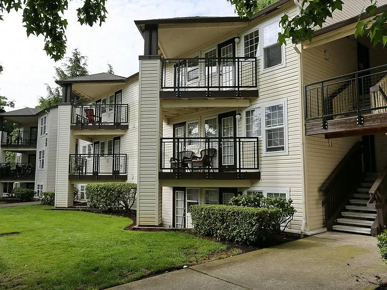Sundial Apartments — Photo 35