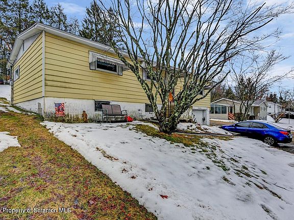 4th image of 191 Poplar St