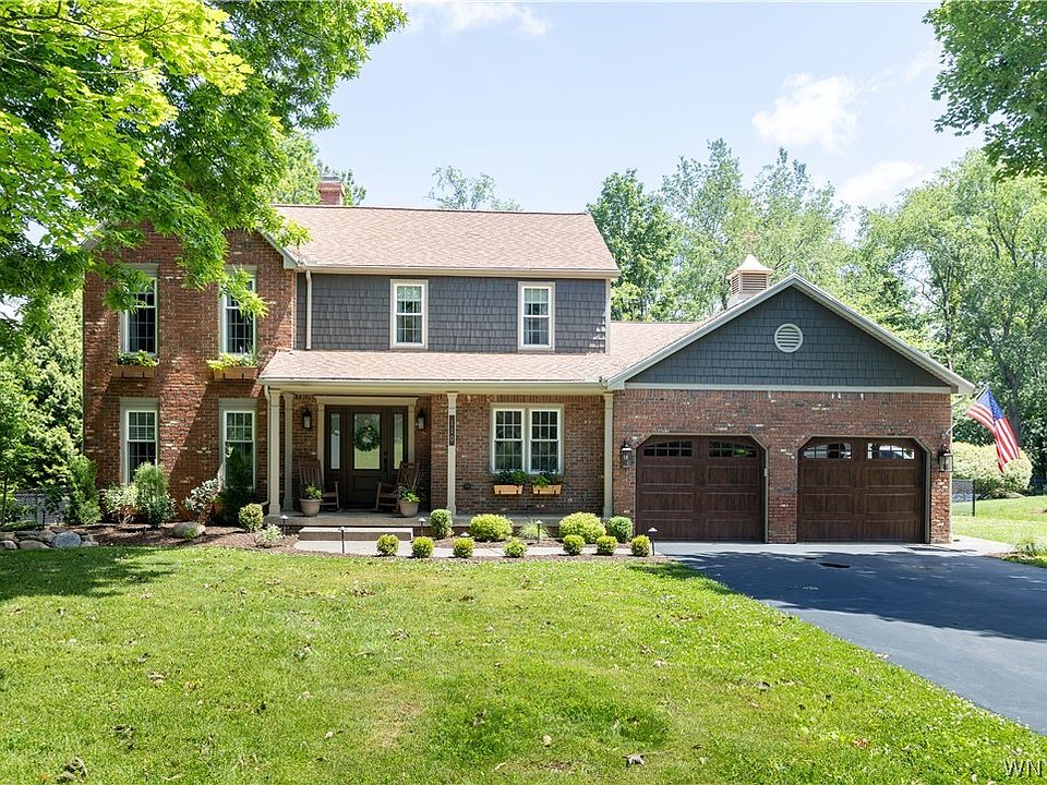 1st image of 110 Curley Dr