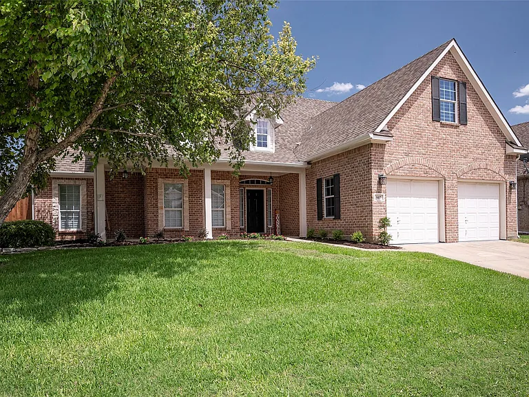 507 Mattie Ln — Photo 2