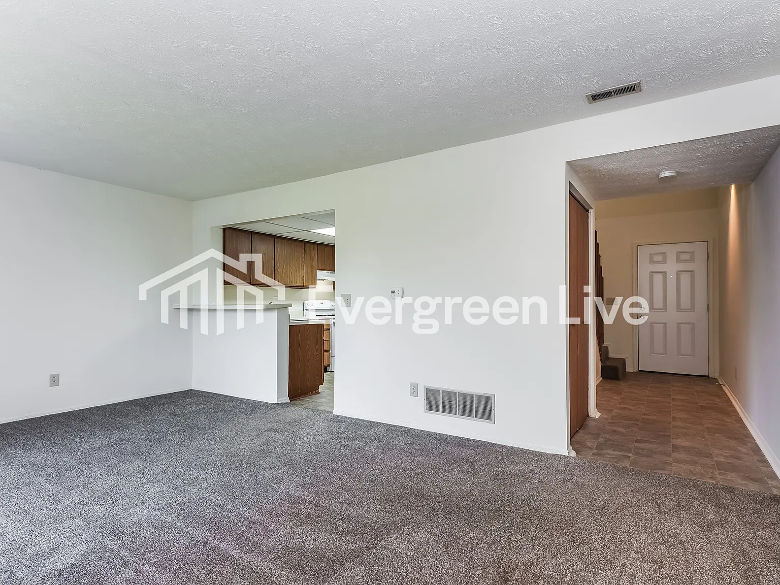 2 bed, 2.5 bath, 1232 sqft, $1,095 — Photo 4