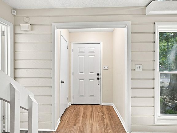 4th image of 4865 Indian Valley Rd