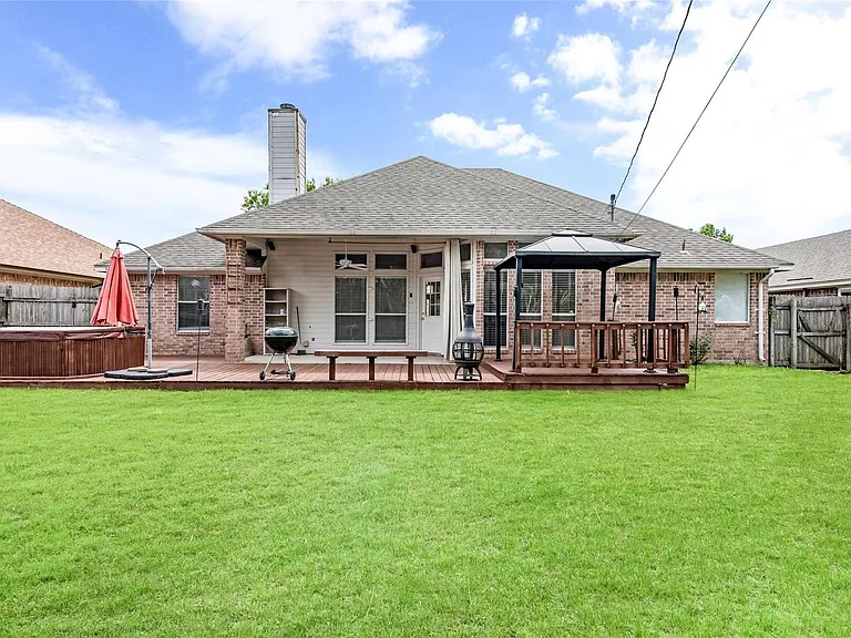 9229 Meandering Dr — Photo 4