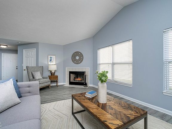 4th image of 12678 Braddock Ln