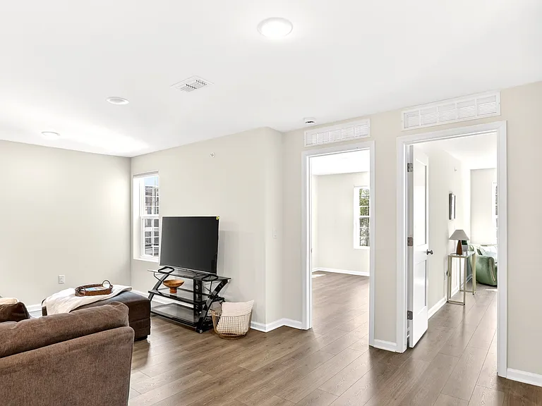 225 Myrtle Rd — Photo 11