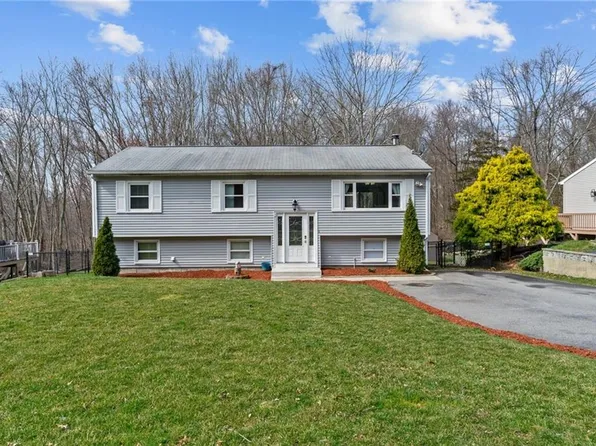 153 Lippitt Ave, Cranston, RI 02921