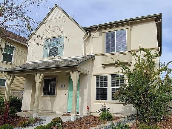 2nd image of 915 Woodbury Ln
