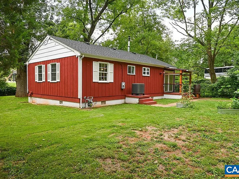 315 Caroline Ave — Photo 51