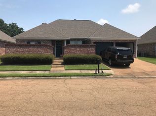 306 Crepe Myrtle Ln, Madison, MS 39110