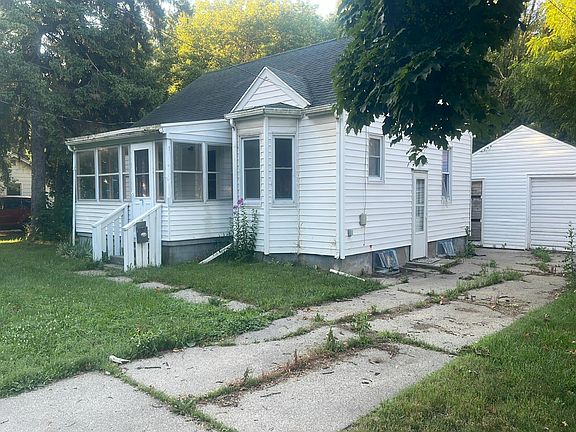 2nd image of 715 W Holmes Rd