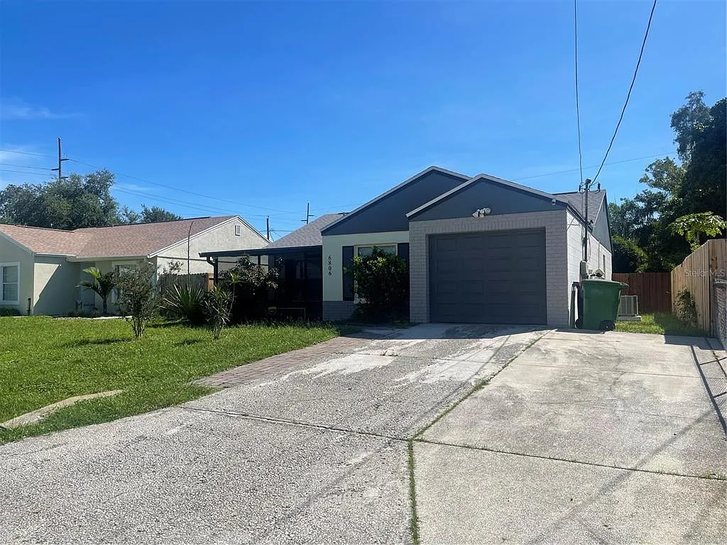 3 bed, 2.0 bath, 1226 sqft, $3,000 — Photo 2