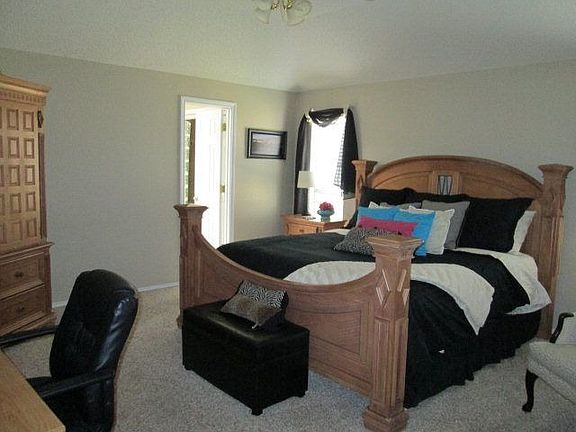 4th image of 4400 Gleneagles Dr