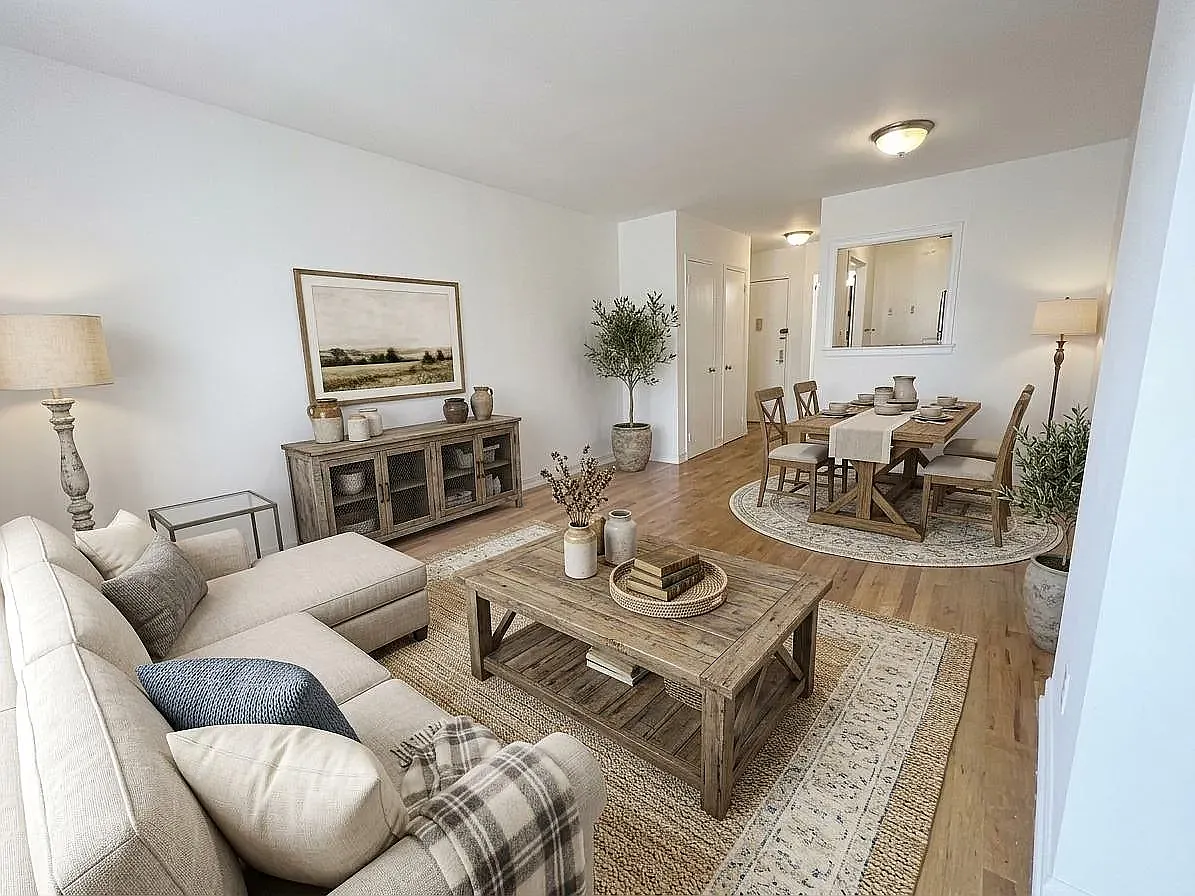 213 East 25th Street — Photo 3