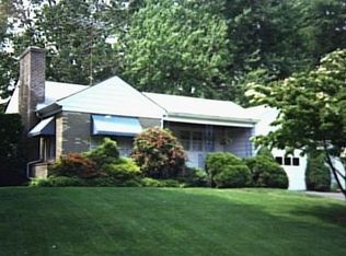 104 Candlewood Rd, Fairfield, CT 06432