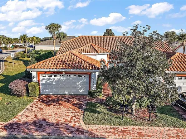 5046 Harbour Dr, Oxford, FL 34484