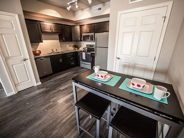 The Legacy Condos - Waverly — Photo 17
