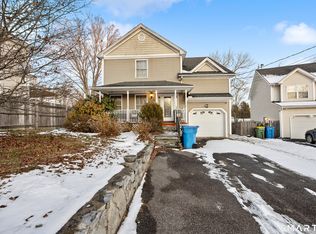 27 Amber Place, Waterbury, CT 06705