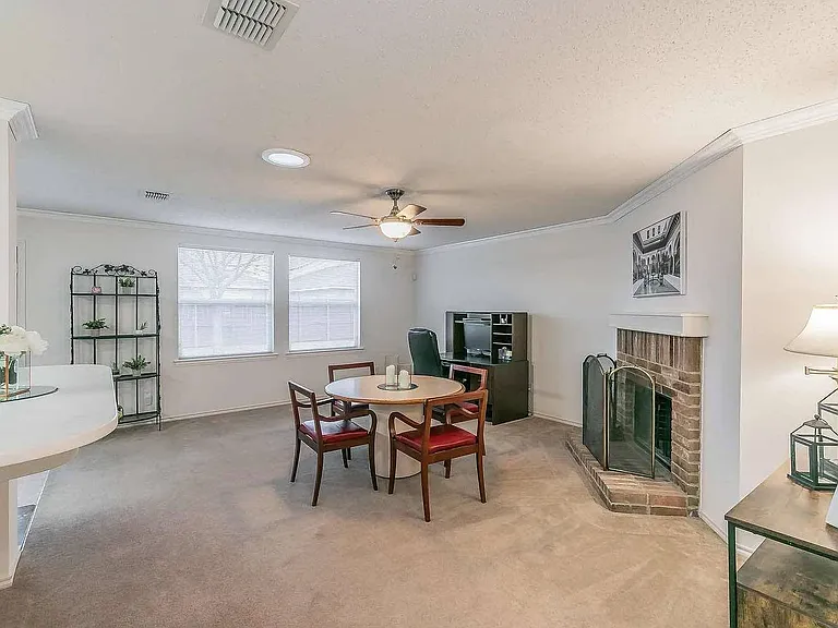 4028 Irish Setter Dr — Photo 3