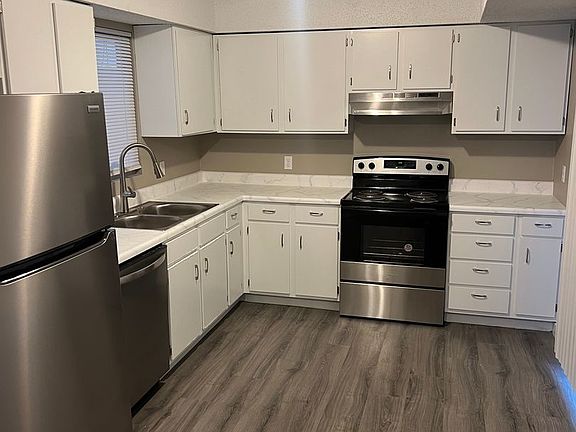 5th image of 1232-1242 E Guinevere St #2