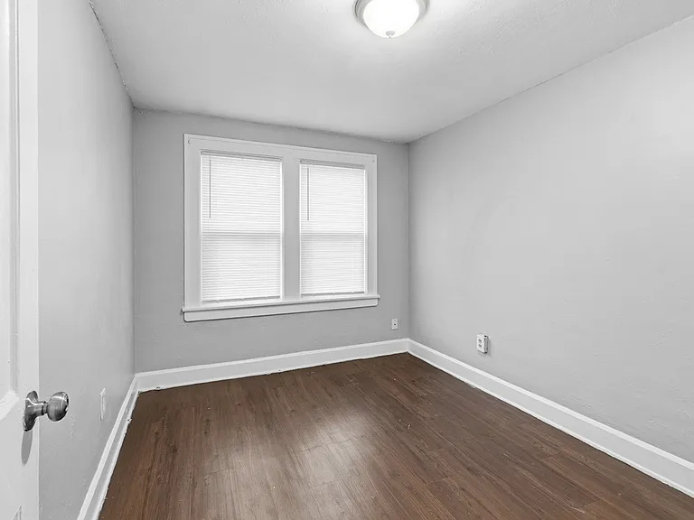 14399 Maple Ave — Photo 12