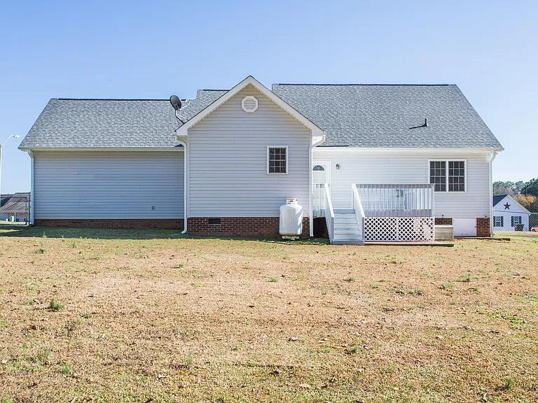 60 Blairwood Dr — Photo 4