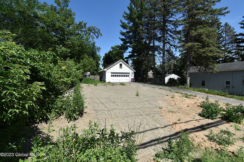 3rd image of 18 Sacandaga Road