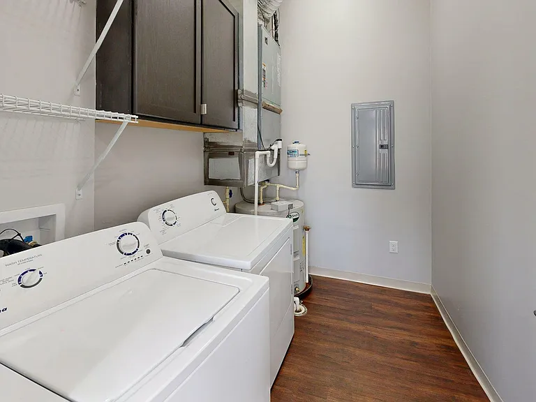 1E-Jeffrey-Park-Foundry-Laundry 1E-Jeffrey-Park-Foundry-Laundry